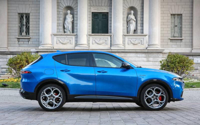 Alfa Romeo Tonale Veloce 2024 SUV Drive